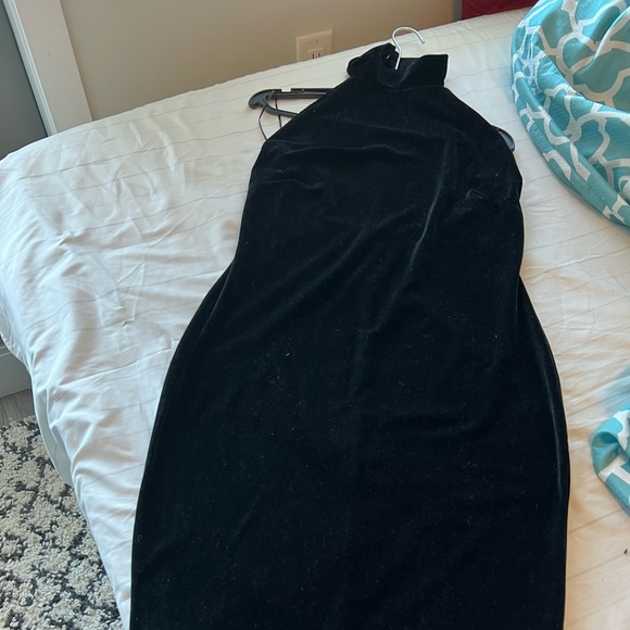 Black Velvet dress - Picture 2 of 3